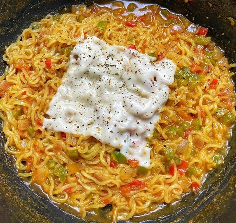 Maggie Snap, Cheese Maggie, Indian Fast Food, Food Story, Food Menu Design, Vegetarian Snacks, Indian Food Recipes Vegetarian, Snacks Recipes, Recipes Vegetarian