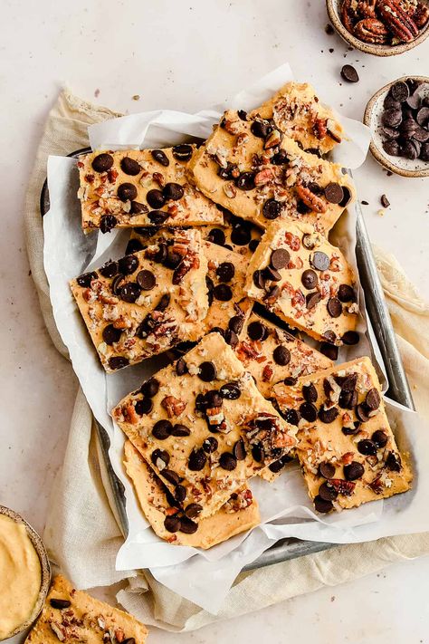 Pumpkin Pie Protein Yogurt Bark, Pumpkin Pie Yogurt Bark, Pumpkin And Yogurt Recipes, Yogurt Bark Healthy, Bark Healthy, Protein Bark, Pumpkin Bark, Caramel Apple Bark, Apple Bark