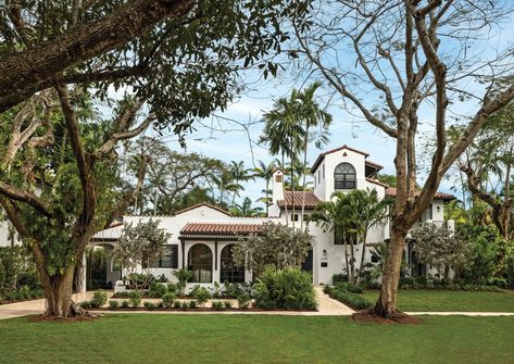 Coral Gables Homes, Coral Gables Florida Houses, Florida Homes Exterior, Florida Architecture, Kitchen Cabinetry Design, Florida Mansion, Coral Gables Florida, Bahay Kubo, Luxury Landscaping