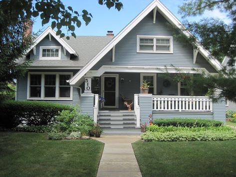 Houses In Chicago, Bungalow Cottage, Wall Detail, Craftsman Homes, Suburban House, American House, The Suburbs, House Drawing, California Homes