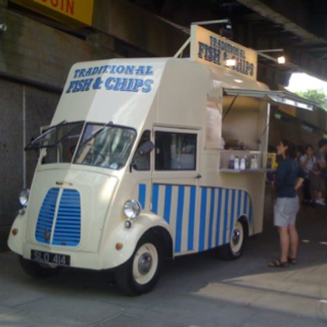 Fish and Chip van Fish And Chips Wedding, Fish And Chips Shop Design Ideas, Fish And Chip Shop Aesthetic, Fish And Chip Shop Interior, Fish And Chips Food Truck, Wedding Food Truck, Fish Supper, Catering Van, Food Truck Wedding