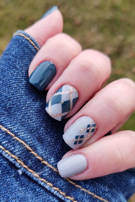 Travel Inspired Nails, Blue Manicure, Argyle Nails, Mental Therapy, Pretty Fingers, Nails Flowers, Pedicure Ideas, Lilac Nails, Fingernail Designs