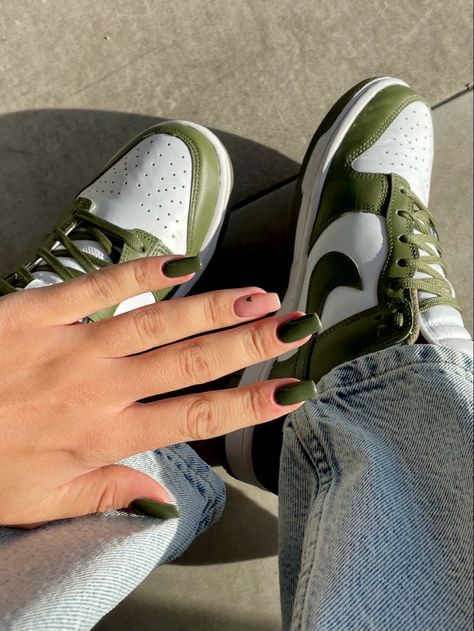 olive dunks and olive nails 🫒 Olive Dunks, Dunks Outfit Woman, Olive Green Outfit, Dunk Outfit, Olive Nails, Dunks Outfit, Olive Clothing, Bridesmaid Hair Makeup, Trendy Shoes Sneakers