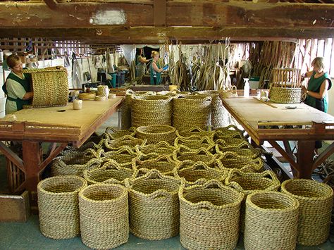 Waveney Rush Rush Weaving, Bull Rushes, Straw Weaving, Big Basket, Log Baskets, Handmade Stuff, Old Tools, Stone Carving, Blacksmithing