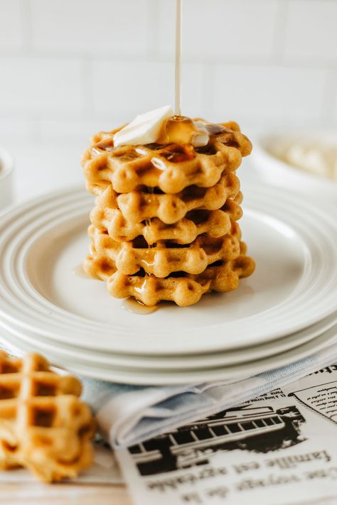 Mini Waffle Recipes, Mini Waffle Recipe, Dutch Oven Roast Chicken, Baked Pork Loin, Paleo Waffles, Mini Waffles, Keto Waffles, Sugar Free Jam, Easy Bacon