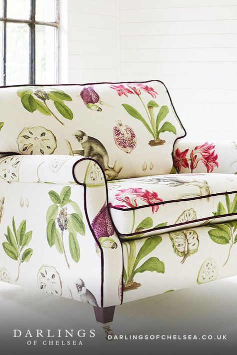 Floral Armchair, Bedroom Design Trends, Luxury Sofa Design, Luxury Arm Chair, Comfortable Accent Chairs, Classic Armchair, Home Decoration Ideas, Luxury Sofa, Chairs Armchairs