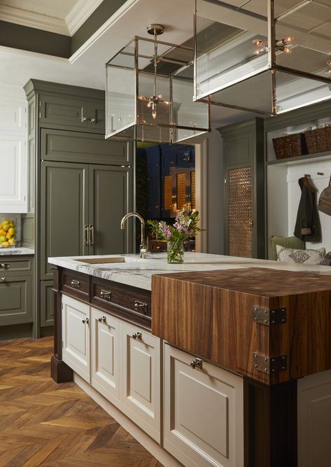 Green kitchen cabinetry with kitchen island from the Lambourne Collection | Christopher Peacock Green Kitchen Inspiration, Christopher Peacock, Luxurious Kitchens, Green Kitchen Island, Glamorous Kitchen, Small Farmhouse Kitchen, Old World Kitchens, Bathroom Cabinets Designs, Old House Interior