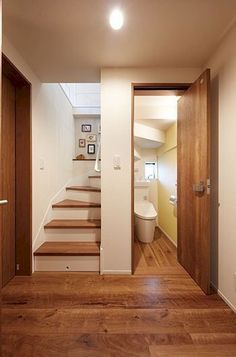 Bed Maximalist, Washroom Ideas, बेडरूम डिजाइन, Paper Shirt, Diy Geek, Geek Home Decor, Bathroom Loft, Bathroom Under Stairs, Shirt Craft