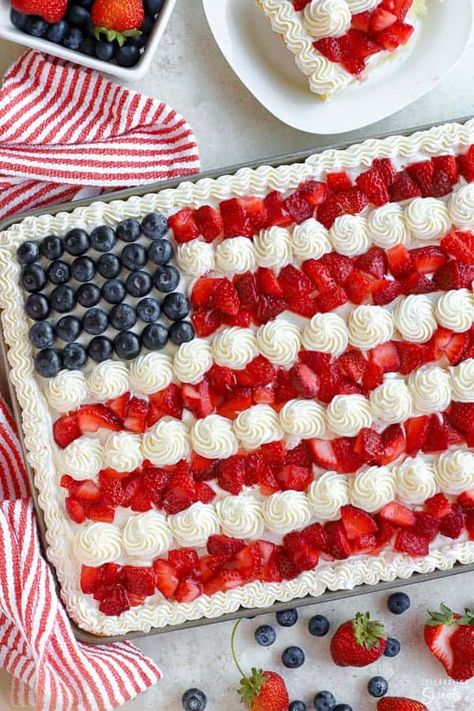 Fourth Of July Flag Cake, American Flag Sheet Cake, 4th Of July Sheet Cake Ideas, American Flag Cake Fruit, Strawberry Flag Cake, Cake With Strawberries And Blueberries, 4th Of July Flag Cake, American Flag Dessert, Sugar Cookie Fruit Tart