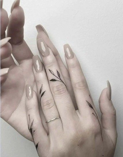 Tattoos For Women 2023, Finger Tattoos For Women, Finger Tattoo Ideas, Middle Finger Tattoos, Thumb Tattoos, Finger Tattoo For Women, Finger Tats, Hand And Finger Tattoos, Ring Finger Tattoos