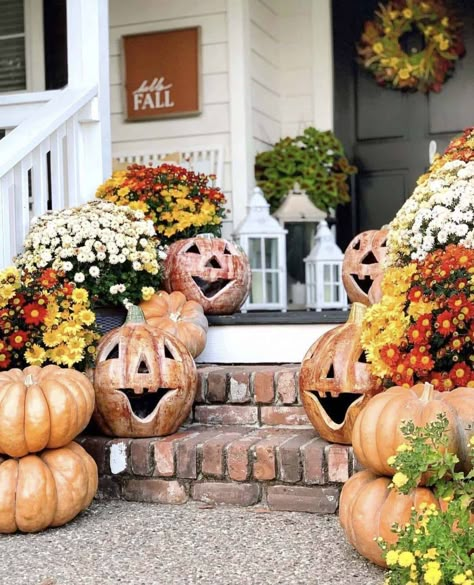 30 Insanely Warm And Welcoming Porch Decorating Ideas For Fall October Porch Ideas, Fall Front Garden Ideas, Small Fall Front Porch Ideas, Fall Front Porch Decor Ideas Entrance, Front Porch Pumpkins Display, Fall Porch Decorating Ideas Front Doors, Fall Decor Outside Front Porches, Mums Front Porch Fall Displays, Pumpkin Front Porch Decor