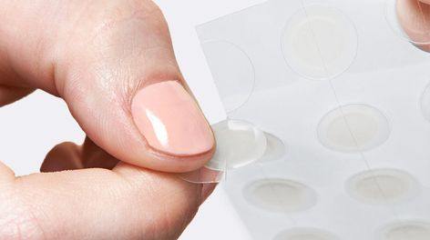 You’ve heard about pimple patches, but how exactly do you use them? What is hydrocolloid? How about microneedle patches? Get all the deets on the best acne patches. Pimple Patches Diy, Diy Pimple Patch, Different Types Of Acne, Mighty Patch, Blind Pimple, Acne Patches, Skin Care Products Design, How To Reduce Pimples, Pimple Patches