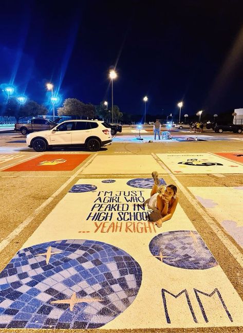 22+ Gorgeous Aesthetic Ideas for Senior Parking Spaces Morgan Wallen Senior Parking Spot, Senior Parking Lot Painting Ideas, Preppy Highschool, Senior Year Parking Spot, Parking Spaces Ideas, Cute Parking Spot Painting Ideas, Highschool Parking Spot Ideas, Senior Spots, Senior Year Planning