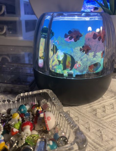 Ocean Themed Rooms, Aquarium Lamp, Ocean Stuff, Mini Aquarium, Fish Lamp, 2000s Nostalgia, Room Redo, Cute Room Decor, Cozy Room