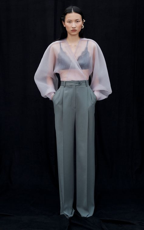 Paris Winter Outfits, 2020s Fashion, Chiffon Crop Top, Organza Top, Closet Inspiration, Vogue Russia, Swimsuit Fashion, Vogue Paris, Winter Style