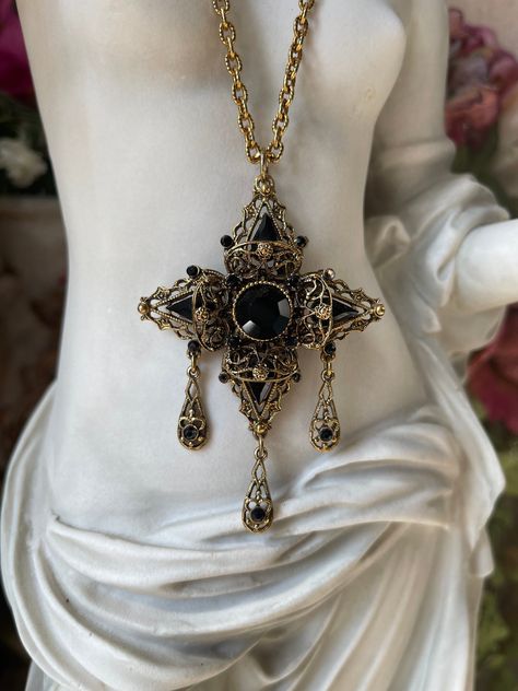 Gorgeous Vintage Baroque inspired European Large Cross and Rope Necklace, antiqued gold tone. This is a beautiful and substantial high quality piece of jewelry that will add a timeless and elegant touch to your wardrobe.   The rope necklace measures 22". The Cross is embellished with black Spinel simulants and it measures 3 inches  tall x 2.5 inches Wide. The necklace with the cross pendant measure  a bit over 25" long. Vintage excellent condition. https://thedameofversailles.etsy.com Baroque Accessories, Angelic Jewelry, Angelic Art, Baroque Jewelry, Baroque Era, Lab Black, Antique Jewellery Designs, Long Rope, Large Necklace