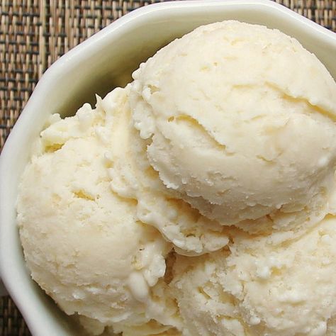 Vanilla rice milk ice cream Rice Ice Cream, Pudding Ice Cream, Toffee Sauce, Milk Ice Cream, Love Ice Cream, Ice Cream Treats, Ice Cream Recipe, Make Ice Cream, Rice Pudding