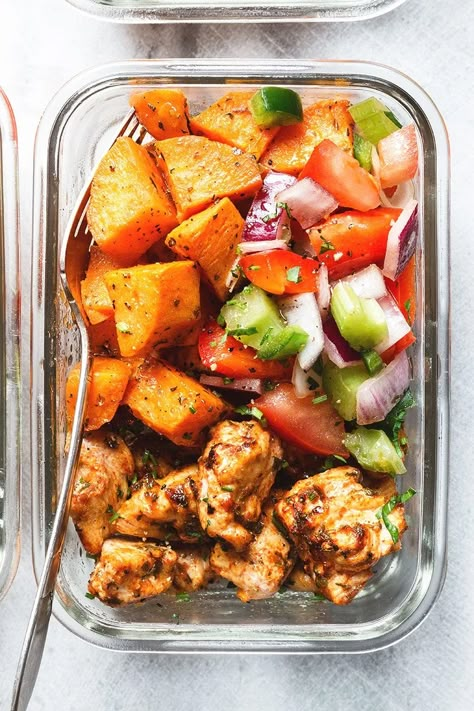 Roasted Chicken and Sweet Potato Meal Prep - Roasted to perfection, this sheet pan chicken and sweet potato is perfect for meal prep. - #recipe by #eatwell101 Sweet Potato Meal Prep, Potato Meal Prep, Chicken And Sweet Potato, Sheet Pan Chicken, Resep Diet, Meals Recipes, Chicken Meal Prep, Makanan Diet, Prepped Lunches