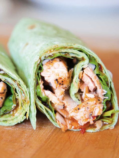 Sweet Chili Salmon, Chili Salmon, Salmon Wrap, Buffalo Chicken Wraps, Quick Lunch Recipes, Wrap Recipe, Granola Bar, Making Lunch, Quick Healthy Meals