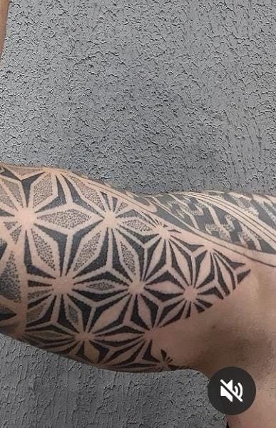 Geometric Dot Work Tattoo Design, Flower Of Life Pattern Tattoo, Nancy Tattoo, 108 Tattoo, Geometric Tattoo Stencil, Paisley Tattoo, Geometric Tattoo Sleeve Designs, Geometric Tattoo Pattern, Knee Tattoos