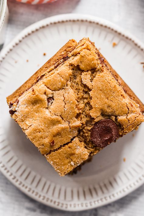 Malted Milk Powder, Super Cookies, Tahini Cookies, Salty Treats, Chocolate Malt, Chocolate Chip Cookie Bars, Malted Milk, Cookie Flavors, Chewy Chocolate Chip