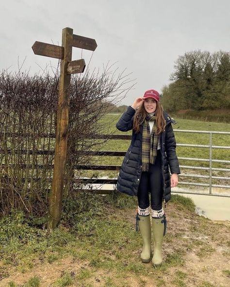 Outfits With Wellies, Le Chameau Wellies Outfit, Wellies Aesthetic, Welly Outfits, Wellies Outfit, Le Chameau Wellies, Boot Outfits, Walking Outfits, Farm Clothes