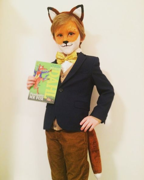 Animal Dress Up Day At School, Roald Dahl Costumes Diy, World Book Day Ideas Costumes, Roald Dahl Characters Costumes, Fox Fancy Dress, Halloween Fancy Dress Kids, Book Week Costume Ideas, Roald Dahl Costumes, Fantastic Mr Fox Costume