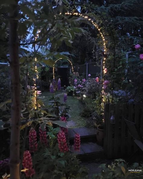 Midnight Garden Aesthetic, Mystical Backyard, Moody Backyard, Witchy Backyard, Sanctuary Garden, Witchy Garden, Diy Moss, Goth Garden, Gothic Garden