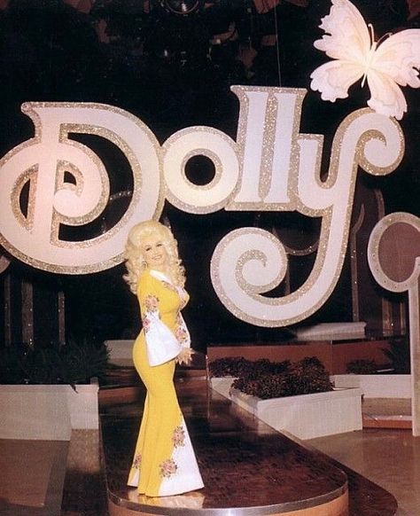 Dolly Parton Quotes, Karen Black, Mazzy Star, Western Aesthetic, I'm With The Band, Hello Dolly, Country Singers, Variety Show, Dolly Parton