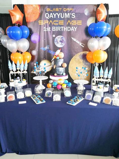 Outer Space Themed Dessert Table from an Outer Space Birthday Party on Kara's Party Ideas | KarasPartyIdeas.com (12) Space Balloon Garland, Outer Space Party Decorations, Space Themed Birthday Party, Space Themed Birthday, Planet Party, Kids Party Balloons, Space Party Decorations, Rocket Party, Galaxy Party