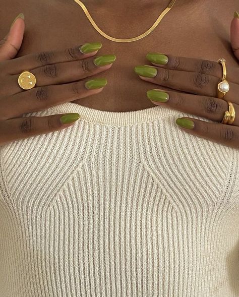 Dark Skin Nail Polish, Colors For Dark Skin, Cute Nails For Fall, Fall Nail Colors, Minimalist Nails, Dope Nails, Perfect Nails, Green Nails, Nail Manicure