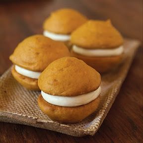 Try Pilgrim Pies Recipe! You'll just need PUMPKIN COOKIES, 2 eggs, 2 cups light brown sugar, 1 cup vegetable oil, 1 teaspoon vanilla extract, 1 (15-ounce)... Whoopie Pie Recipe, Pumpkin Whoopie Pies, Pumpkin Spice Recipe, Cream Cheese Cookies, Whoopie Pies, Spice Recipes, Pumpkin Dessert, It Goes On, Mini Desserts