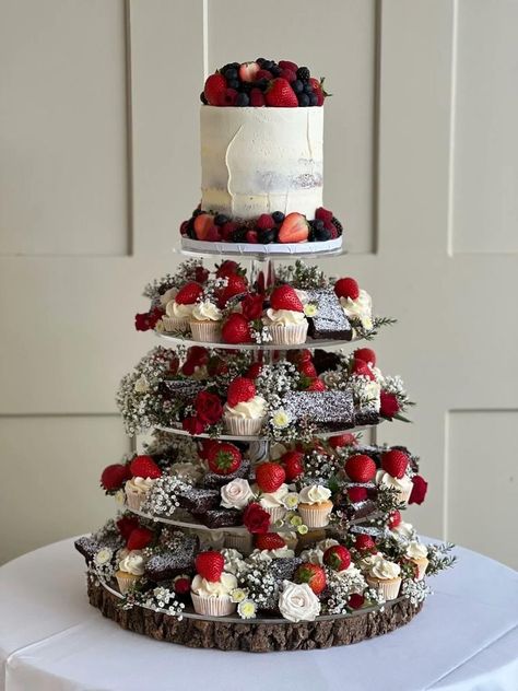 Cake Stand For Wedding Cakes, Wedding Cake With Desserts, Wedding Cake Tower Ideas, Vegan Wedding Cupcakes, Wedding Tower Cake, Brownie Tower Wedding Cake, Cupcake Cake Tower, Wedding Cake With Brownies, Wedding Cake And Brownies