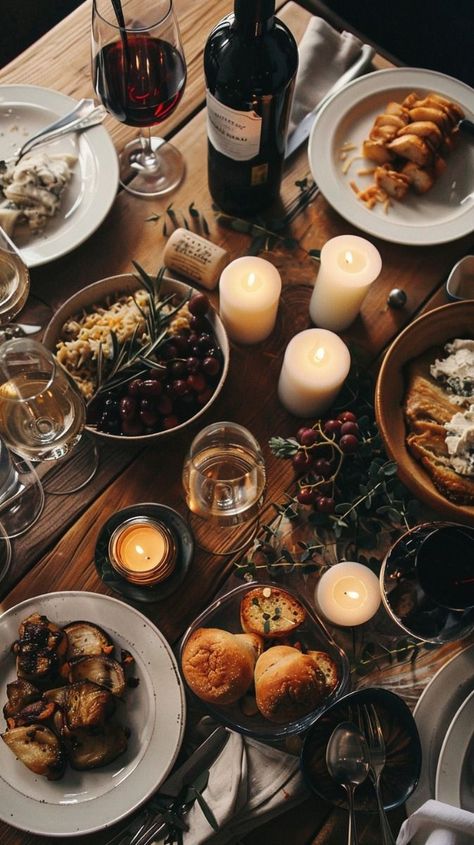 Night Out Dinner Aesthetic, November Thanksgiving Aesthetic, Moody Fall Dinner Party, Cosy Dinner Party, Autumnal Dinner Party, Autumn Dinner Party Aesthetic, Cozy Dinner Party Aesthetic, Thanksgiving Table Aesthetic, November Tablescapes