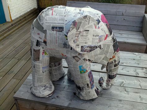 How to build an elephant in 5 easy steps - Step 2  ..... Because you never know when you might need to build an elephant! :) Folding Origami, Elephant Sculpture, Papel Mache, An Elephant, Crafty Craft, Craft Time, Diy Projects To Try, Crafts To Do, Paper Mache