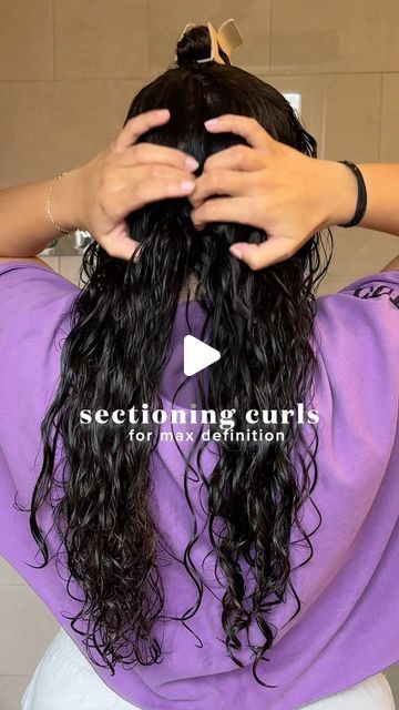 Keisha Kira on Instagram: "when you see the difference when I section VS when I don't!! (end of video)🥹🥰   I love the results from sectioning my curls this way and if I'm wanting my wash to last me all week, I'll try to take a little extra time so I can section like this! 🥰  I find it helps me get to all the areas of my head and target areas that tend to get more frizzy- whilst the sectioning pattern gives me such a nice balance of volume and definition.   I find that styling without sectioning tends to leave me with a lil more frizz and a washday that doesn't last super long , so taking a lil extra time to make it last the week is worth it for meee 🥰  TIPS  🩷 keep hair soaking wet 🩷 use a leave in and gel you already have at home! I still love a good drugstore find. This tutorial is Hair Dues, Last Super, Curly Hair Beauty, Boar Bristle Brush, Soaking Wet, Curly Hair Tutorial, Hair Due, Hair Idea, Curly Hair Routine