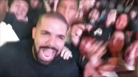 Meme reaction Drake Funny, Old Drake, Drake Meme, Travis Scott Concert, Drake Concert, Drake Photos, Drake Drizzy, Concert Crowd, Byakuya Kuchiki