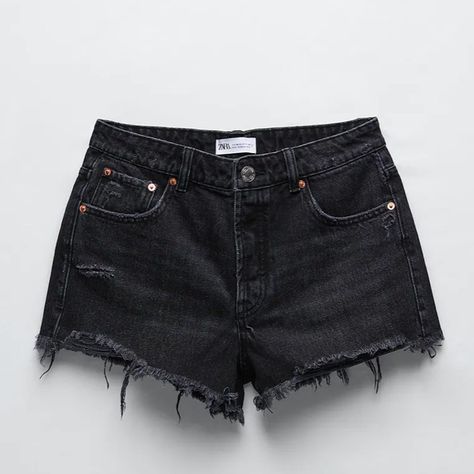 Cute Black Frayed Denim Shorts From Zara. Bought These For Summer But Never Wore Them. 34 Eur 02 Usa 24 Mex Black Shorts Jeans, Zara Denim Shorts, Jean Shorts Png, Black Denim Shorts Outfit, Black Jean Shorts Outfit, Black Ripped Jean Shorts, Black Jeans Summer, Shorts Png, Black Jeans Shorts