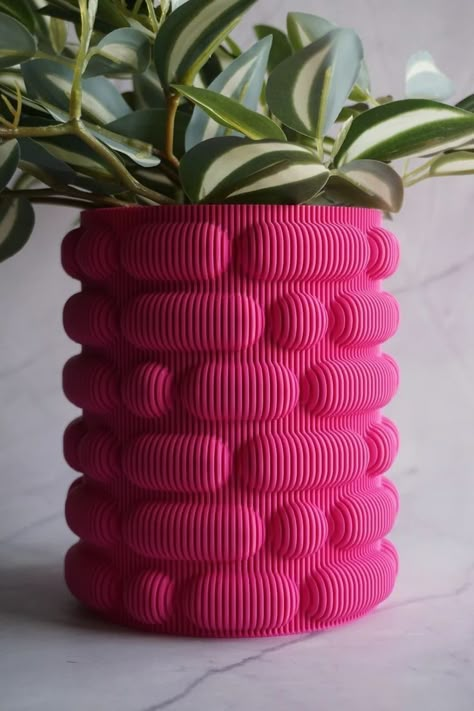 Pink Garden Decor, Modern Abstract Furniture, Trendy Vases, Decorative Vase Ideas, Plant Living Room Decor, Funky Plants, Pot Plant Ideas, Flower Pot Pottery, Funky Vases