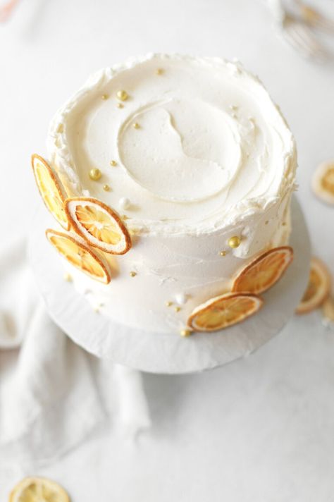 Cake Decorating With Dried Flowers, Dried Lemon Cake Decoration, Candied Lemon Cake Decoration, Lemon Bridal Shower Cake, Thanksgiving Cake Designs, Dried Lemon Slices, Lemon Garnish, Lemon Cake Recipes, Lemon Birthday Cakes