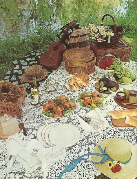 Cottage Core Picnic, Picnic Setting, French Picnic, Cottagecore Picnic, Hobbit Party, Country Picnic, Fall Picnic, Picnic Inspiration, Buku Harry Potter