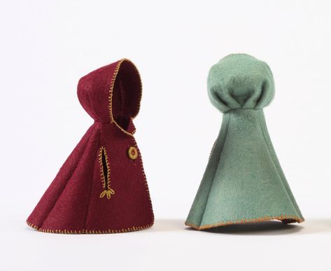 Charlotte Fox's cloak PDF pattern felt cloak pattern | Etsy Doll Cloak Pattern, Cloak Pattern, Cape Pattern, Pattern Doll, Diy Felt, Sewing Dolls, Product Video, Felt Dolls, Felt Diy