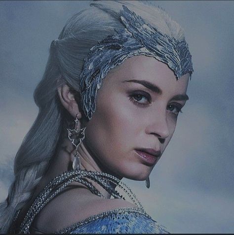 Freya Huntsman, Freya The Huntsman, Freya Ice Queen, Freya Aesthetic, Snow Queen Movie, Queen Freya, The Huntsman Winter's, Queen Ravenna, Snowwhite And The Huntsman