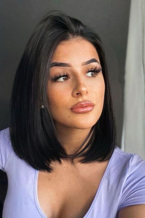 Dark Long Bob Hairstyles, Long Brown Bob Hairstyles, Shoulder Length Hair One Length, Rihanna Bob Haircut, Black Hair Bob Haircut, Round Bob Haircut, Short Haircut For Chubby Face, Bob Hairstyles Thick Hair, Short Hair 2024