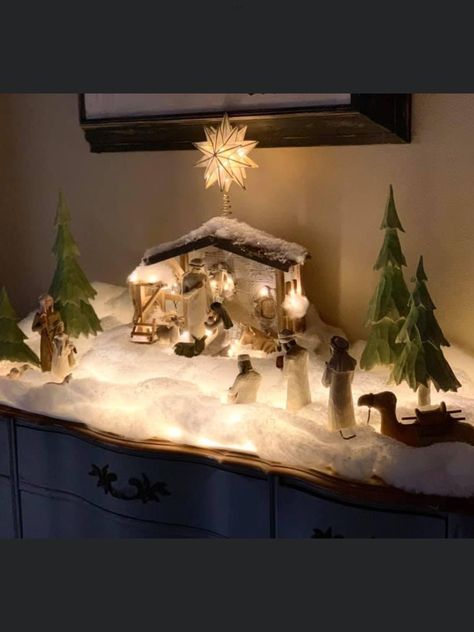 Christmas Creche Nativity, Betlehem Christmas Decoration, How To Display Nativity Scene Christmas Decor, Christmas Crib Decor Ideas, Home Nativity Display, Crib For Christmas Decorating Ideas, Nativity Scene Under Christmas Tree, Manger Display Ideas, Crib Christmas Ideas