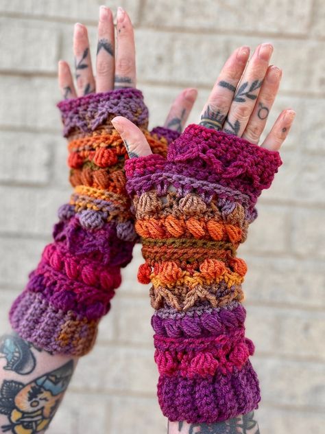 Pattern For Cute Crochet Fingerless Gloves - KnitHacker Festival Crochet Pattern, Gloves Crochet Pattern, Gloves Crochet, Fingerless Gloves Crochet Pattern, Crochet Gloves Pattern, Confection Au Crochet, Gloves Pattern, Fingerless Mitts, Crochet Fingerless Gloves