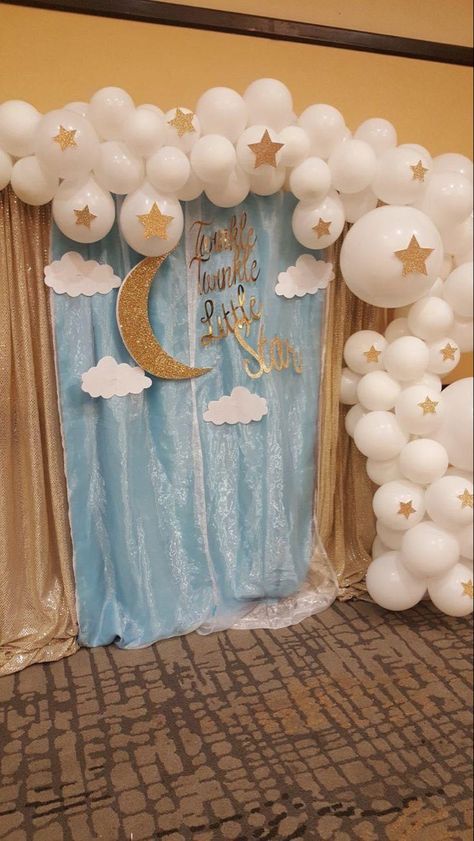 Star Baby Shower Theme, Birthday 1st, Star Birthday Party, Diy Baby Shower Decorations, Star Birthday, Twinkle Twinkle Baby Shower, Moon Baby Shower, Elephant Baby Showers, Star Party