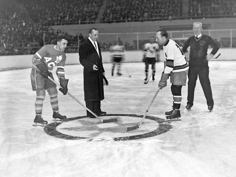 Team Canada Hockey, Gordie Howe, Bobby Hull, Brain Injuries, Hockey Boards, Toronto Maple Leafs Hockey, Blackhawks Hockey, Summit Series, Wayne Gretzky