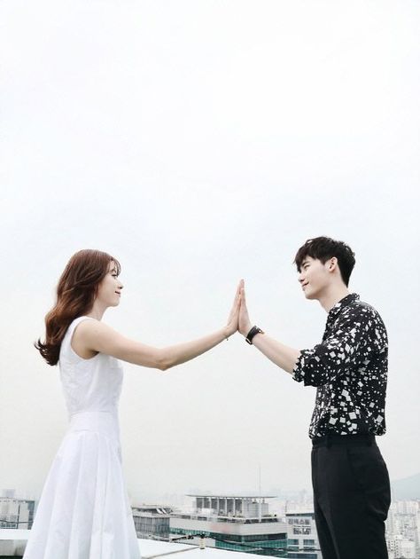 Lee Jong-suk and Han Hyo-joo, you've never seen a couple like them @ HanCinema :: The Korean Movie and Drama Database Han Hyo Joo Lee Jong Suk, W Two Worlds Wallpaper, W Korean Drama, W Kdrama, Lee Jong Suk Cute, Kang Chul, Kdrama Wallpaper, Moorim School, Lee Jung Suk