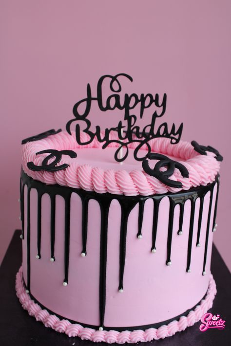 Pink And Black Two Tier Cake, Rose Drip Cake, Pink Black And Gold Birthday Cakes, Pink And Black 21st Birthday Cake, Light Pink And Black Birthday Decor, Pink And Black 30th Birthday Party, Pink And Black Cake Birthday, Birthday Cake Black And Pink, Beautiful Birthday Cakes For Women Ideas